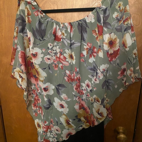 Impulsive blouses bundle - Picture 6 of 7